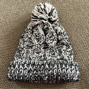 Anthropologie Madison 88 Women’s Black and White Knit Pom-Pom Beanie